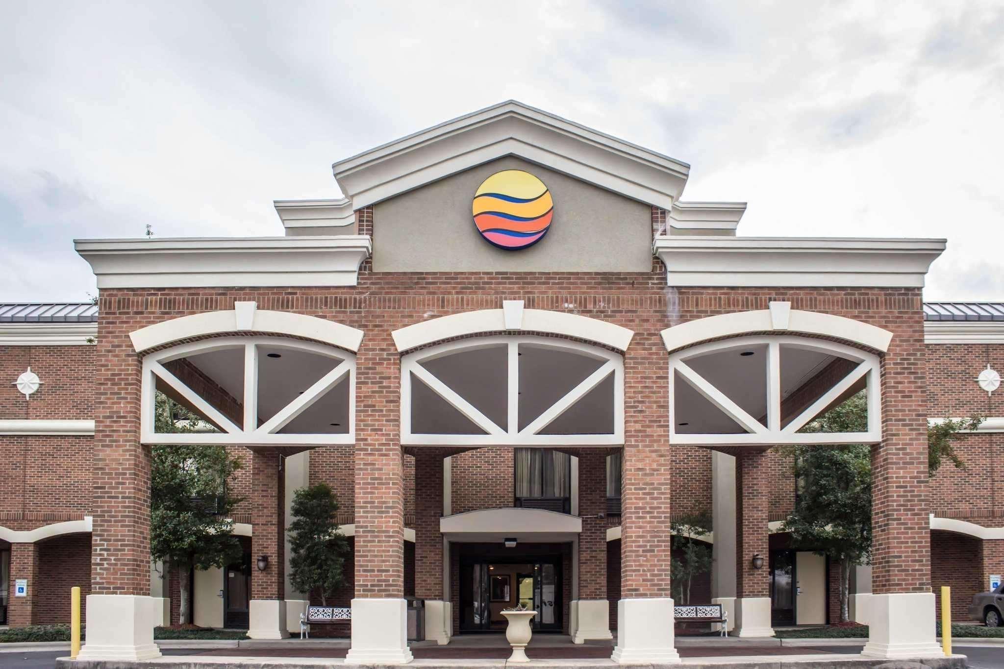 Clarion Pointe Research Triangle Park Inn 3*