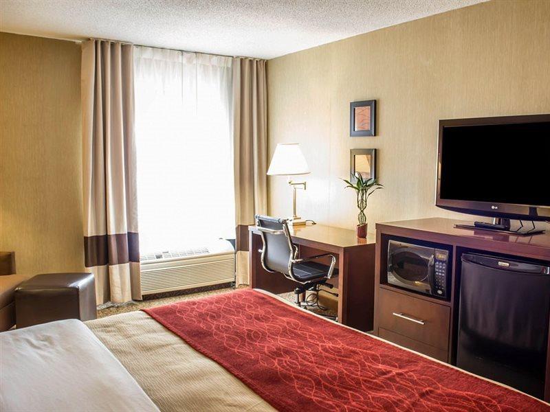 Clarion Pointe Research Triangle Park Inn