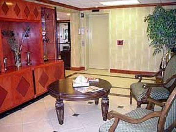 Clarion Pointe Research Triangle Park Inn